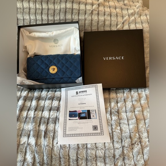 Versace Denim shoulder bag with Tags ( Full inclusion) - Picture 3 of 11